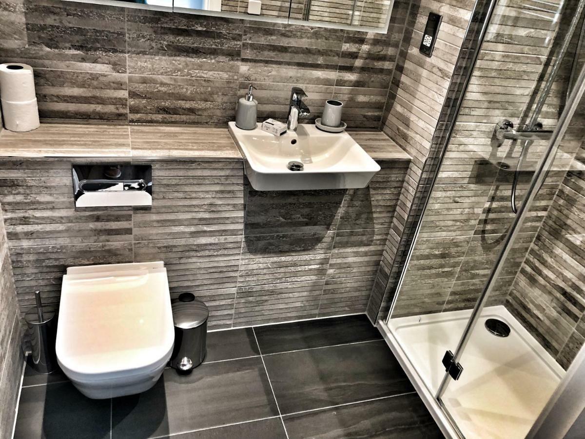 Amazing & Spacious 2 Bed 2 Bath Luxury Apartment With Balcony Free Wifi Sleeps 6 Буши Экстерьер фото